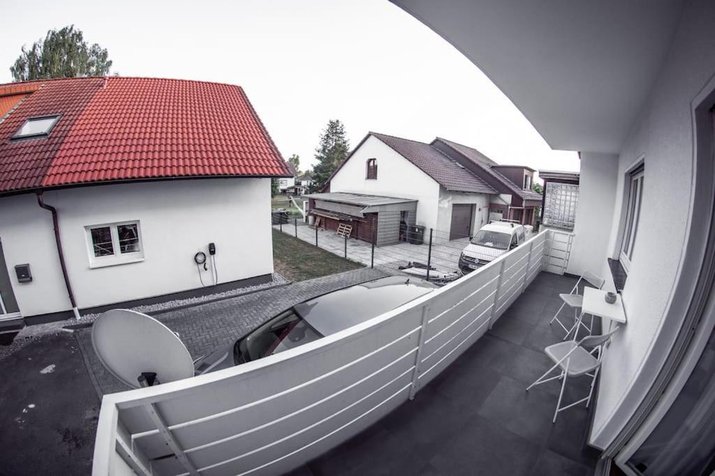 Wunderschoene Neue 3,5 Zimmerwohnung Naehe Kassel Bis 4 Erwachsene 3 Kinder Fuldatal Exterior foto