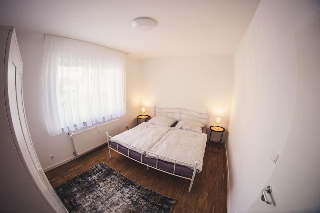 Wunderschoene Neue 3,5 Zimmerwohnung Naehe Kassel Bis 4 Erwachsene 3 Kinder Fuldatal Exterior foto